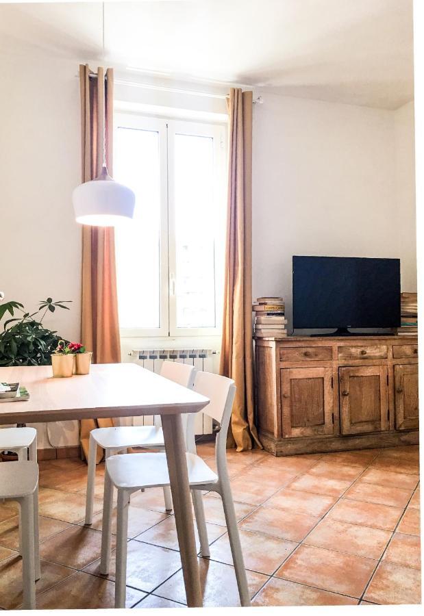 Panoramic Castle Apt Trastevere Róma Szoba fotó